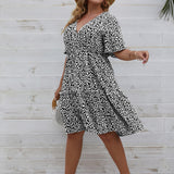 Plus Size V-Neck Short Sleeve Floral Print Midi Dress Black