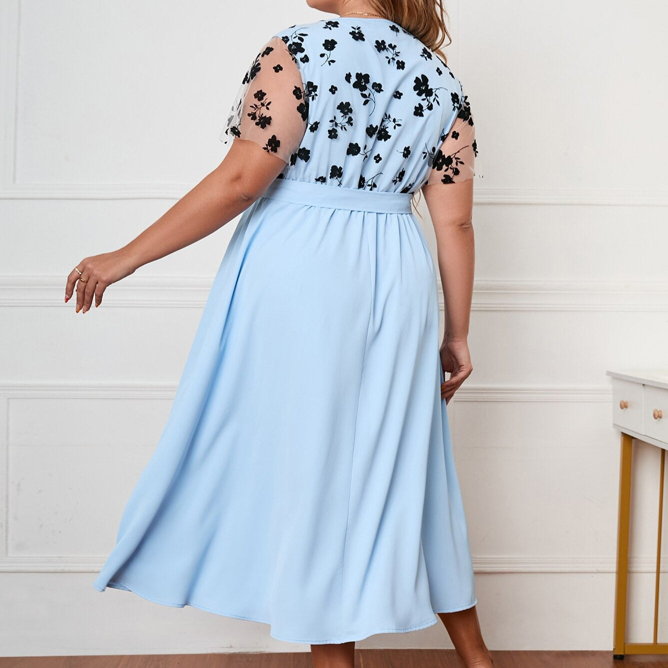 Plus Size Lace Short Sleeve Floral Print Midi Dress